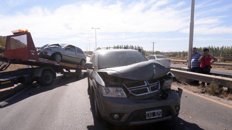 Chocaron en cadena al no poder frenar a tiempo: un conductor resultó herido