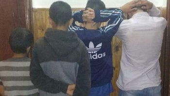 Estos niños son parte de una banda de nenes que viene robando seguido.