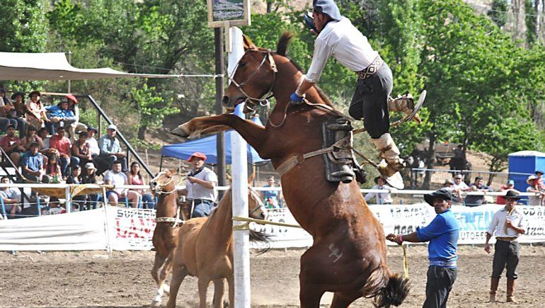 Huinguanco se vistió de gala para su fiesta anual