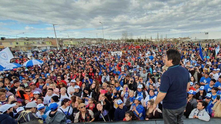 Gaido copó el Oeste con una multitudinaria caminata
