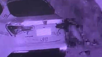 Filmaron a un policía teniendo sexo junto al patrullero y lo echaron de la fuerza Filmaron a un policía teniendo sexo junto al patrullero y lo echaron de la fuerza