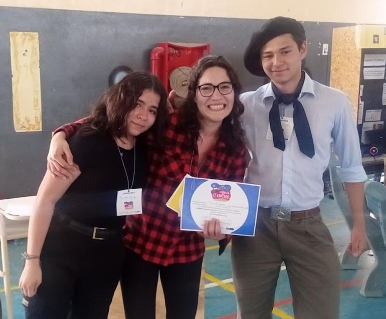 Brisa Paredes y Lucas del Valle, los estudiantes del CEI San Ignacio que fueron seleccionados en la instancia provincial de la Feria de Ciencias por su investigación