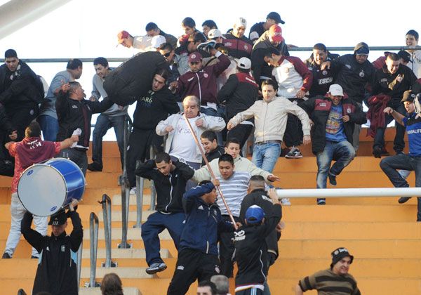 Liberaron al policía acusado del crimen del hincha de Lanús