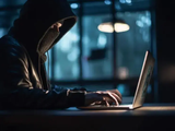 Cayó una banda de estafadores: robaron $600 millones con un falso virus enviado por mail
