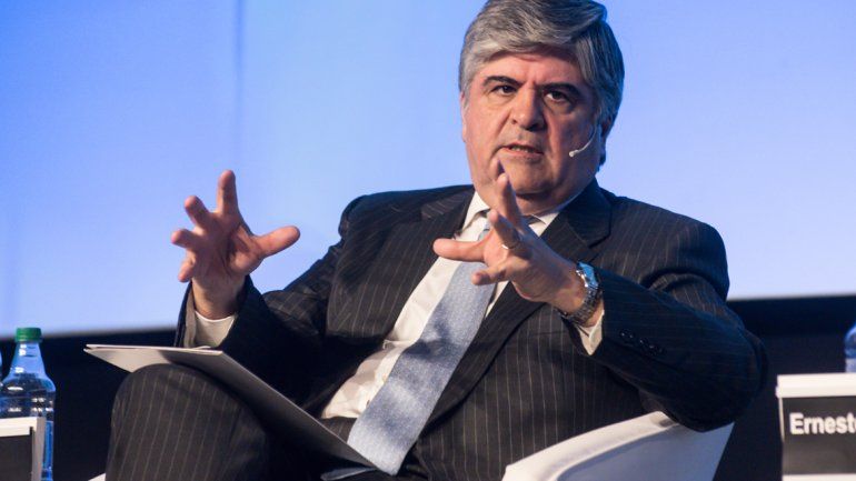 Miguel Gutiérrez sorprendió al auditorio de la Oil & Gas con una postura distante a la del ministro Aranguren.