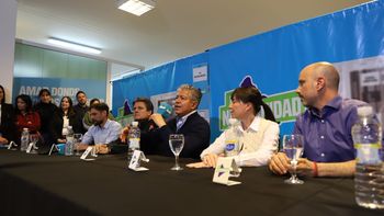 Rolando Figueroa, en conferencia de prensa. Rolando Figueroa, en conferencia de prensa.