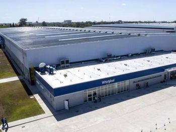 220 empleados fueron despedidos de la fábrica.