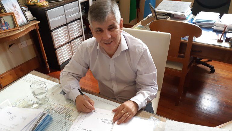 Intendente congela su sueldo y el de sus funcionarios