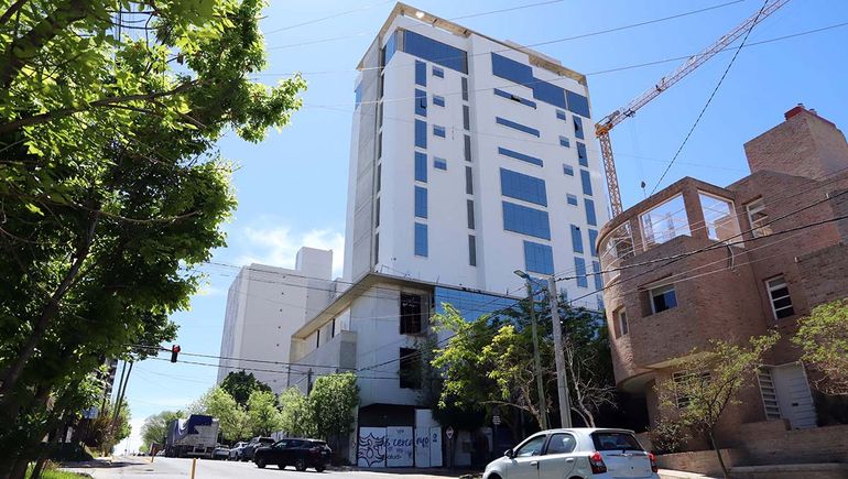 Está grave el obrero que cayó desde el quinto piso de un edificio en construcción