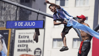 dos hinchas muertos en los festejos de argentina campeon del mundo dos hinchas muertos en los festejos de argentina campeon del mundo