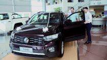 La venta de autos cero kilómetro cayó en picada este año. En Neuquén el impacto fue menor que en el país. La venta de autos cero kilómetro cayó en picada este año. En Neuquén el impacto fue menor que en el país.