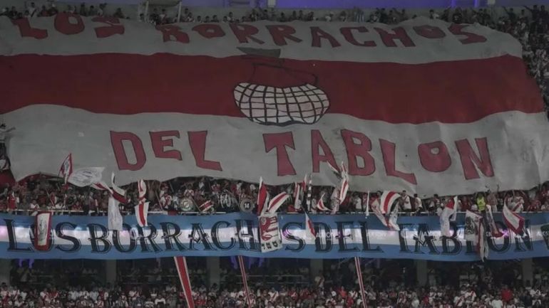 Los Borrachos del Tablón dijeron presentes en la cancha de River