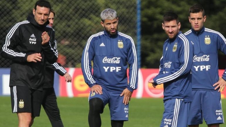 El Kun Agüero habló sobre el futuro de Messi en la Selección y analizó la etapa de Scaloni como DT