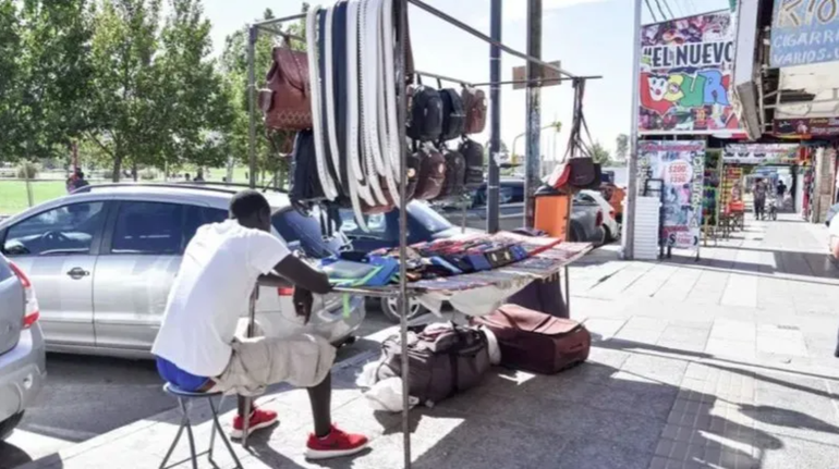 En baja: cuántos vendedores ambulantes hay en las calles de Neuquén