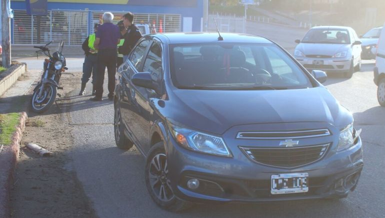 El choque tuvo lugar en el cruce de la Ruta 7 y la calle Honduras, en Centenario.