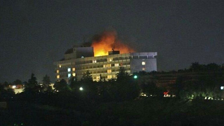 Los atacantes tomaron a varios turistas del hotel como rehenes.