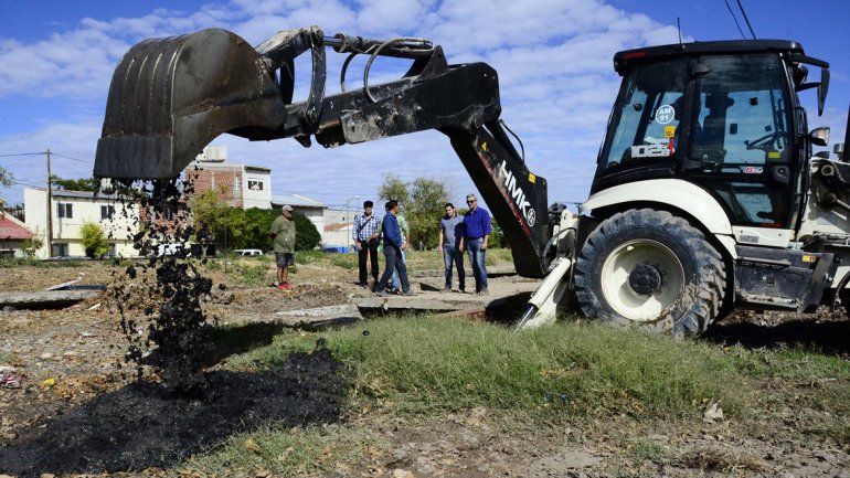Realizaron tareas de limpieza en el canal 12 de Septiembre