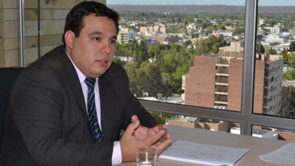 Presentan la acusación por acoso contra el juez Villegas