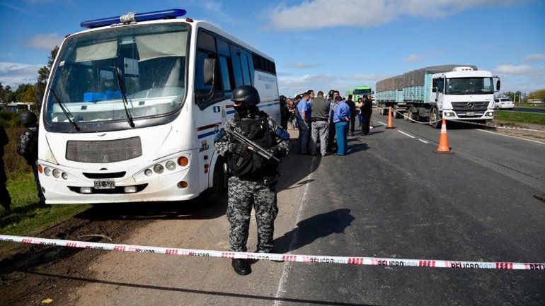 Emboscada de película: nueve presos se fugaron cuando eran trasladados