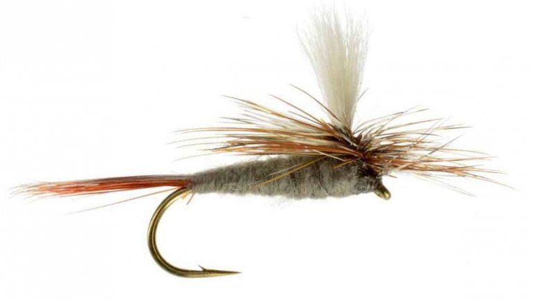 Las moscas se confeccionan con el objetivo de imitar insectos.