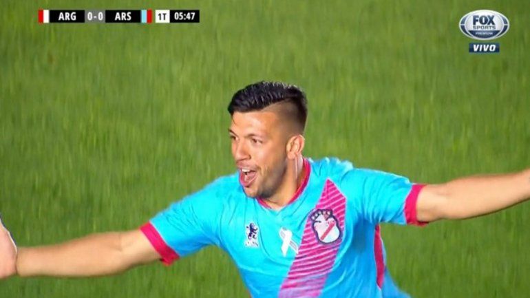 El neuquino anotó el primer gol