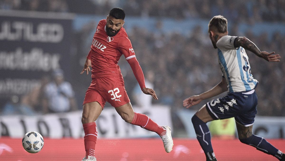 Alexis Canelo anotó el gol tempranero de Independiente para abrir el marcador.