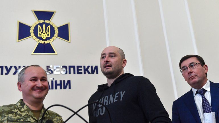 Arkadi Babtchenko resucitó en la TV y estalló el escándalo con Rusia.