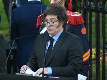 Javier Milei fue declarado como persona no grata en Bariloche.