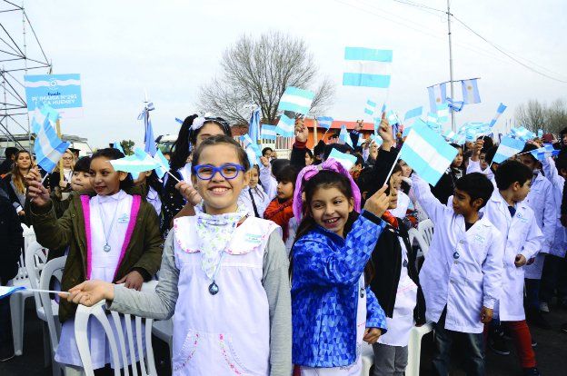La promesa de lealtad a la bandera es uno de los actos más esperados.