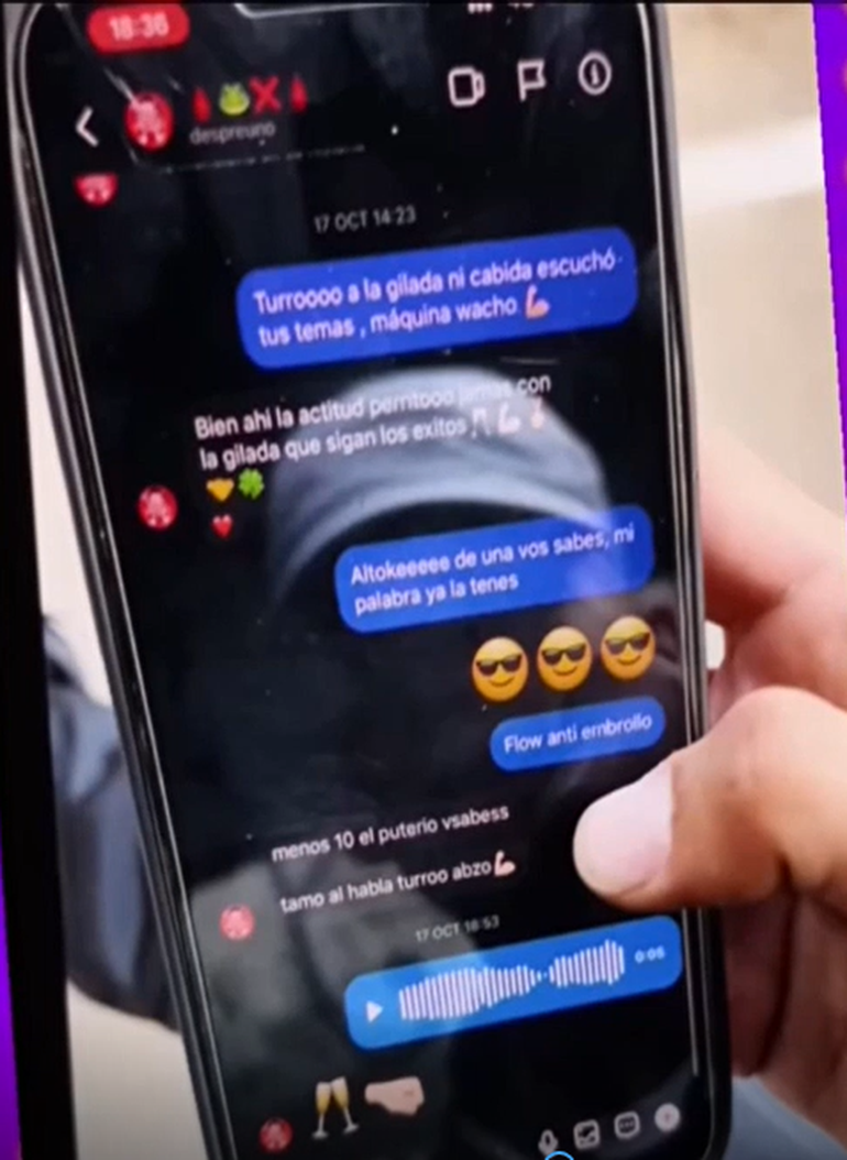 La imagen que trascendió del chat entre los cantantes.