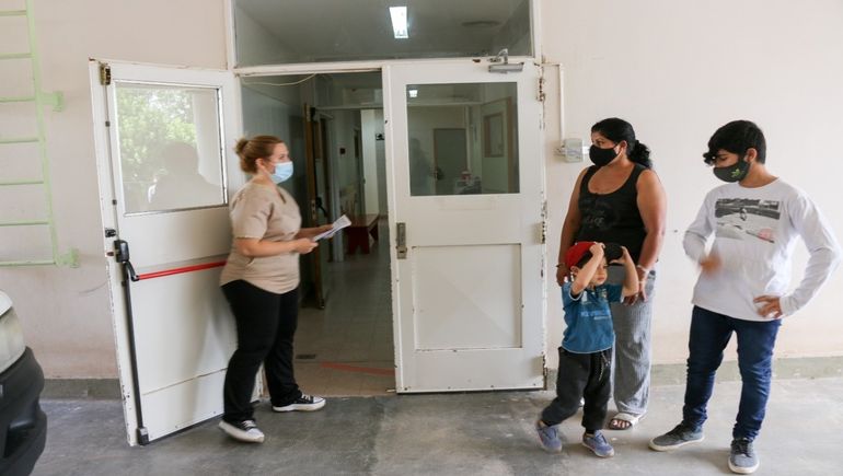 La postal de los vacunatorios neuquinos: sin filas y con todas las dosis