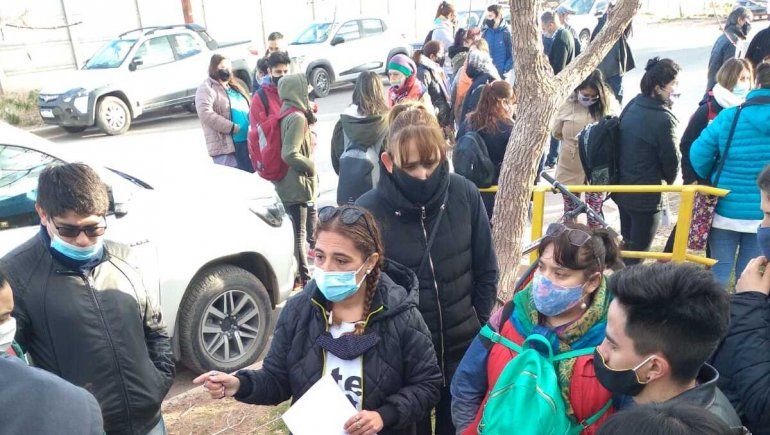 Añelo: hay mil estudiantes sin clases por falta de transporte