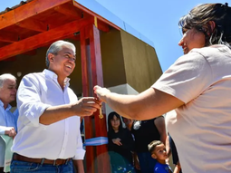 El gobernador Rolando Figueroa presentó el plan Neuquén Habita en diciembre último El gobernador Rolando Figueroa presentó el plan Neuquén Habita en diciembre último