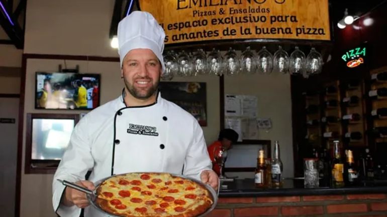 Matías Vuoso, ahora como pizzero Matías Vuoso, ahora como pizzero