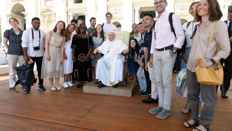 El encuentro del Papa con jóvenes fue dado a conocer por el Vaticano en un podcast del Dicasterio de la Comunicación. El encuentro del Papa con jóvenes fue dado a conocer por el Vaticano en un podcast del Dicasterio de la Comunicación.