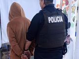 El hombre ni bien salió de la Comisaría de Viedma se arrancó la tobillera. Quedó detenido con cargos por daño y desobediencia judicial.