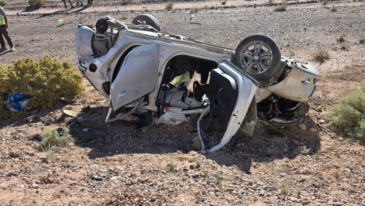 Vuelco en Ruta 67: un trabajador petrolero fue trasladado de urgencia