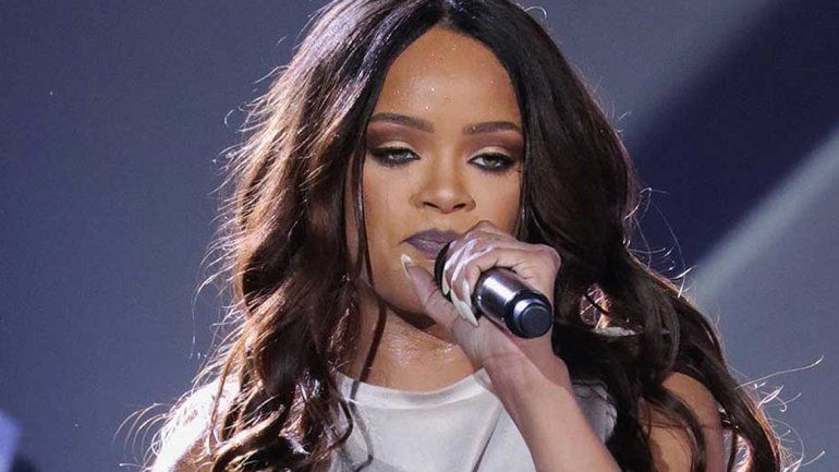 Rihanna donará 5 millones de dólares para combatir la pandemia
