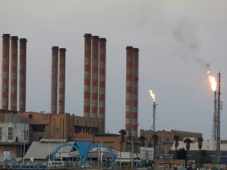 Imagen de archivo de la refinería petrolera de Abadan, en el suroeste de Irán. 21 septiembre 2019. El ministro de Petróleo informó un nuevo récord en exportaciones de derivados de crudo. REUTERS/Essam Al-Sudani