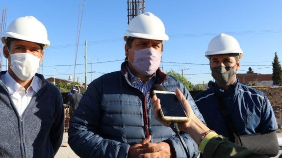 Gaido lanzó el plan de iluminación con una renovación sobre la Godoy 