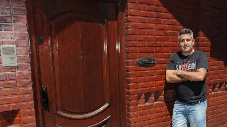 El robo ocurrió cuando el ex jugador se había ido de viaje con su familia.