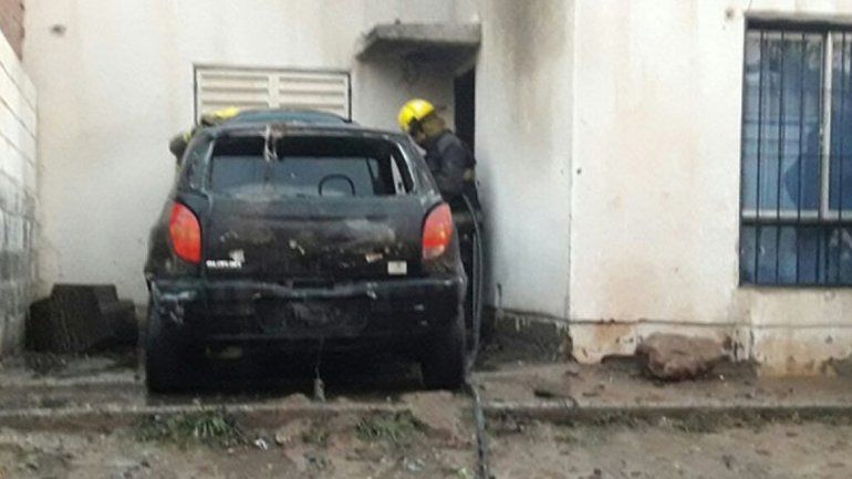 El Suzuki Fun fue quemado ayer a la mañana en Cuenca XV.