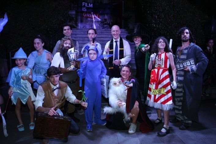 El embajador británico en Argentina, Mark Kent, es el anfitrión de este encuentro virtual sobre la popular saga.