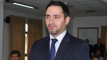 conmocion: se mato en su casa de un tiro en la cabeza el juez martin marcovesky conmocion: se mato en su casa de un tiro en la cabeza el juez martin marcovesky