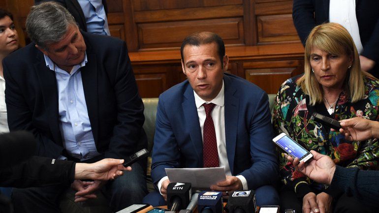 El gobernador Omar Gutiérrez informó ayer que el fiscal de Estado fijó la postura neuquina ante la Corte Suprema.