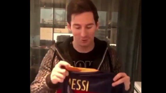 Messi cumplió su promesa y le regaló su camiseta a Curry