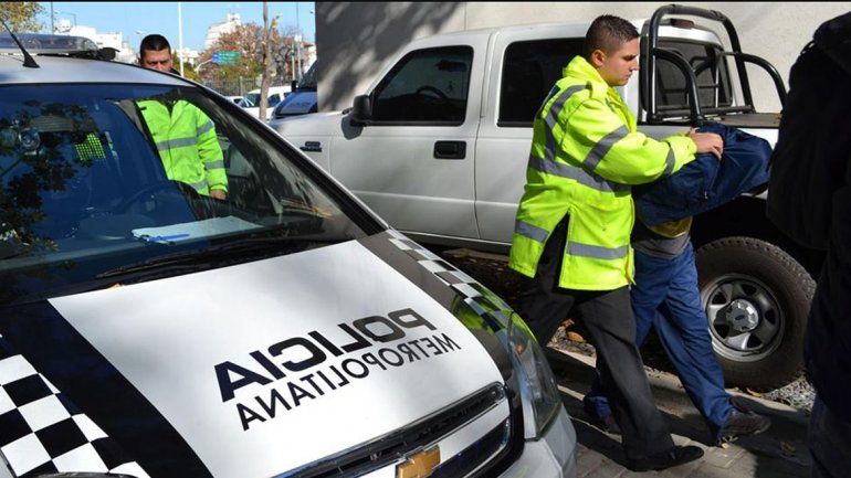 En los allanamientos se secuestró mucho material. El acusado tiene 22 años y la víctima era su hermanastro.