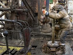 Hasta 200 horas extras al mes: la clave del salario petrolero. Un contador de Neuquén revela qué variables disparan el recibo a más de $9M brutos. Hasta 200 horas extras al mes: la clave del salario petrolero. Un contador de Neuquén revela qué variables disparan el recibo a más de $9M brutos.