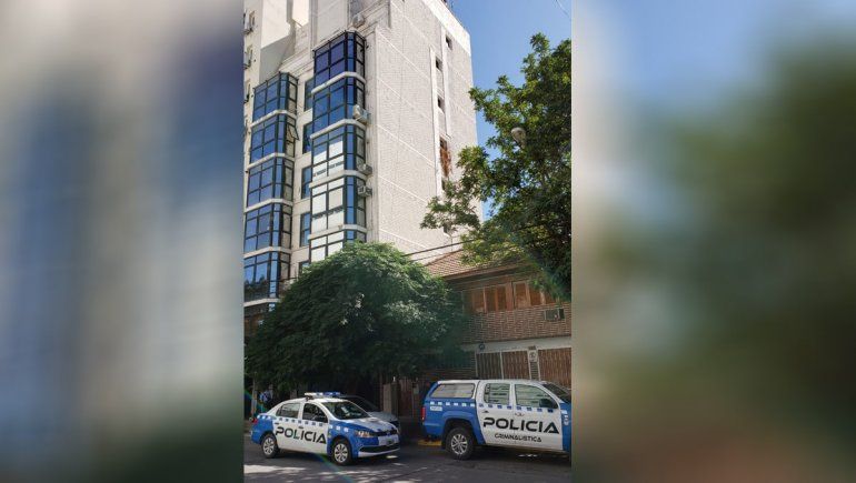 Raid delictivo en edificio céntrico: roban oficinas a lo largo de tres pisos