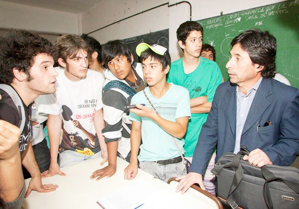 Conflicto en la EPET 2 de Centenario